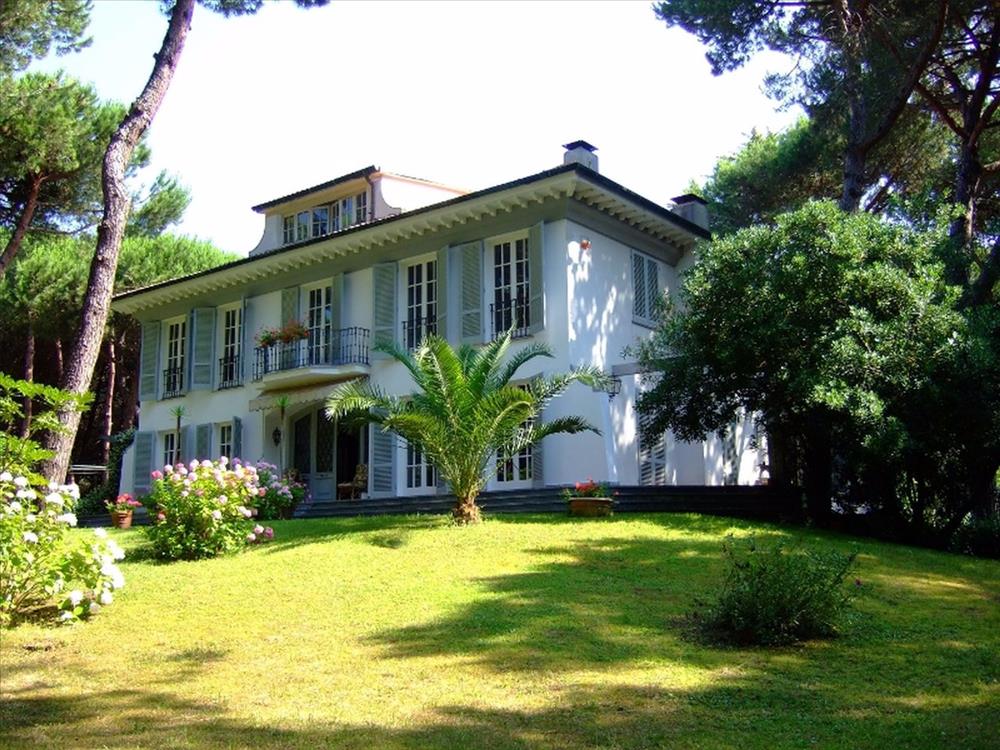 Villa in  Vendita Poveromo